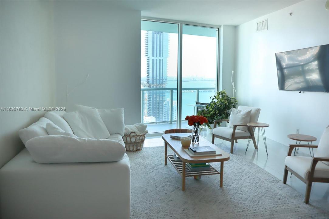 1900 N Bayshore Dr 3804, Miami, Florida 33132