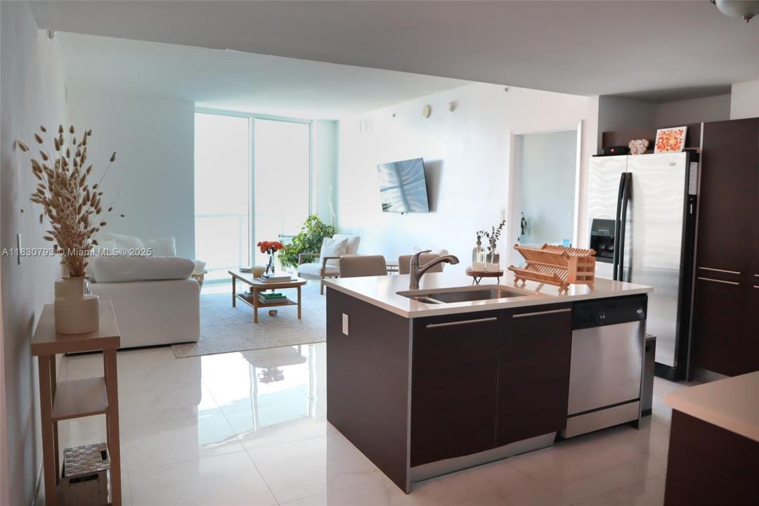 1900 N Bayshore Dr 3804, Miami, Florida 33132