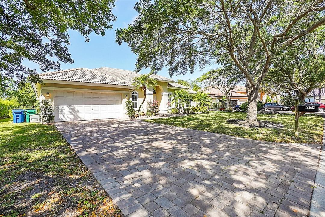 1574 NW 103rd Ter, Coral Springs, Florida 33071, USA