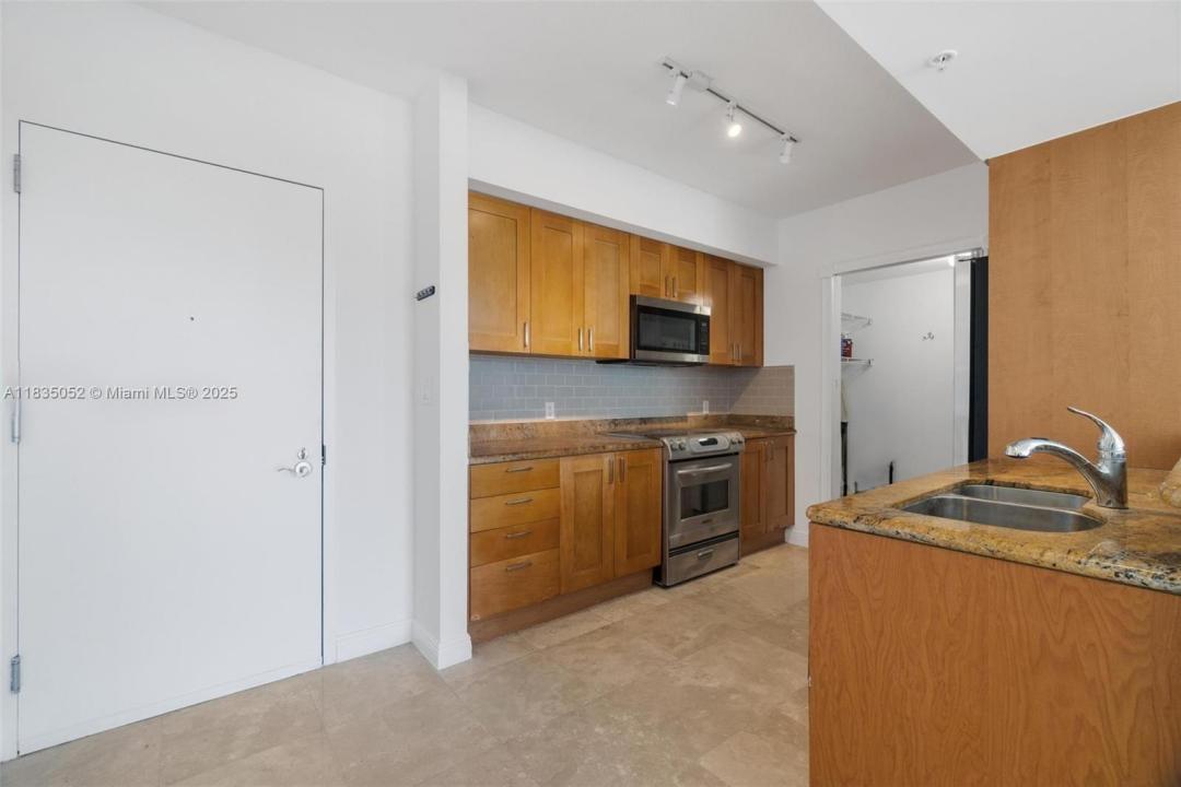 1755 E Hallandale Beach Blvd 205E, Hallandale Beach, 佛羅里達州 33009, 美國