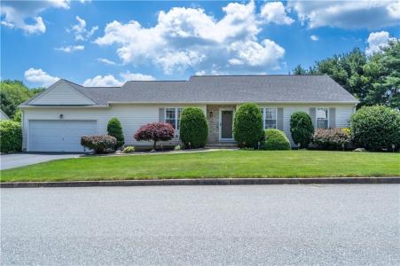 62 Scituate Farms Drive, Cranston, RI 02921, USA