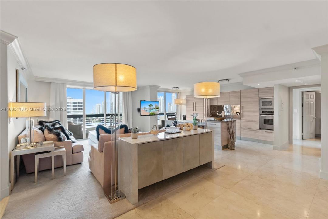 3530 Mystic Pointe Dr 1714, Aventura, Florida 33180, USA