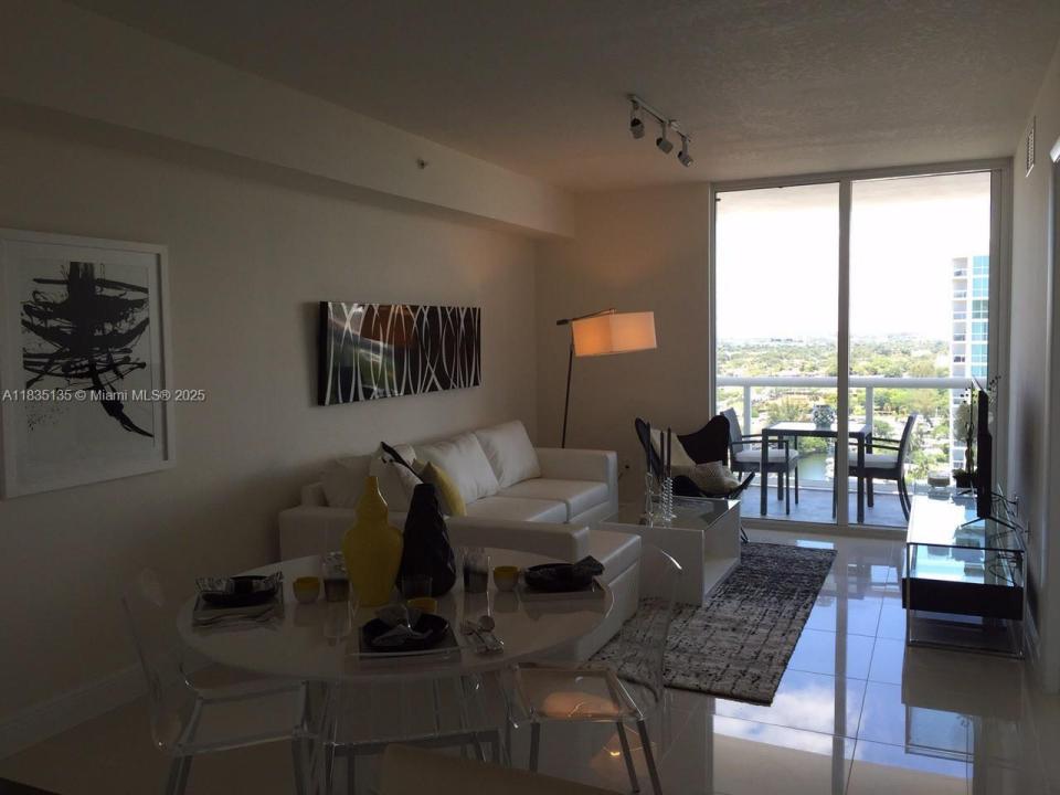 1871 NW S River Dr 1904, Miami, Florida 33125, Stati Uniti