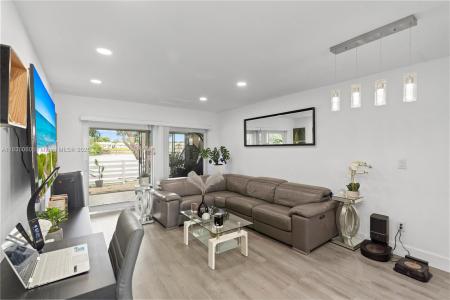 2418 NW 52nd St, Tamarac, Florida 33309, USA