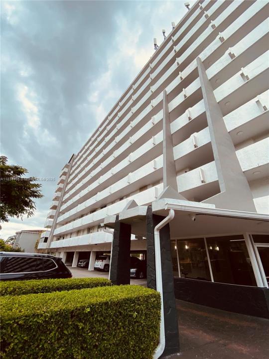 3545 NE 166th St 805, North Miami Beach, פלורידה 33160, ארצות הברית של אמריקה 