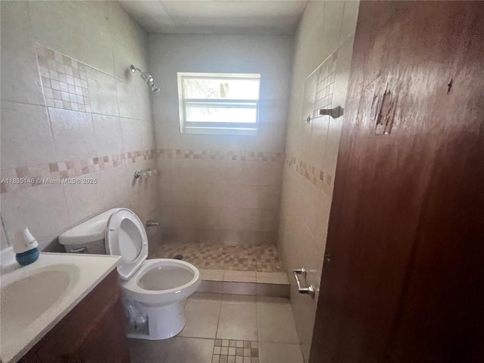 2420 NW 99th Ter, Miami, Floride 33147, États-Unis