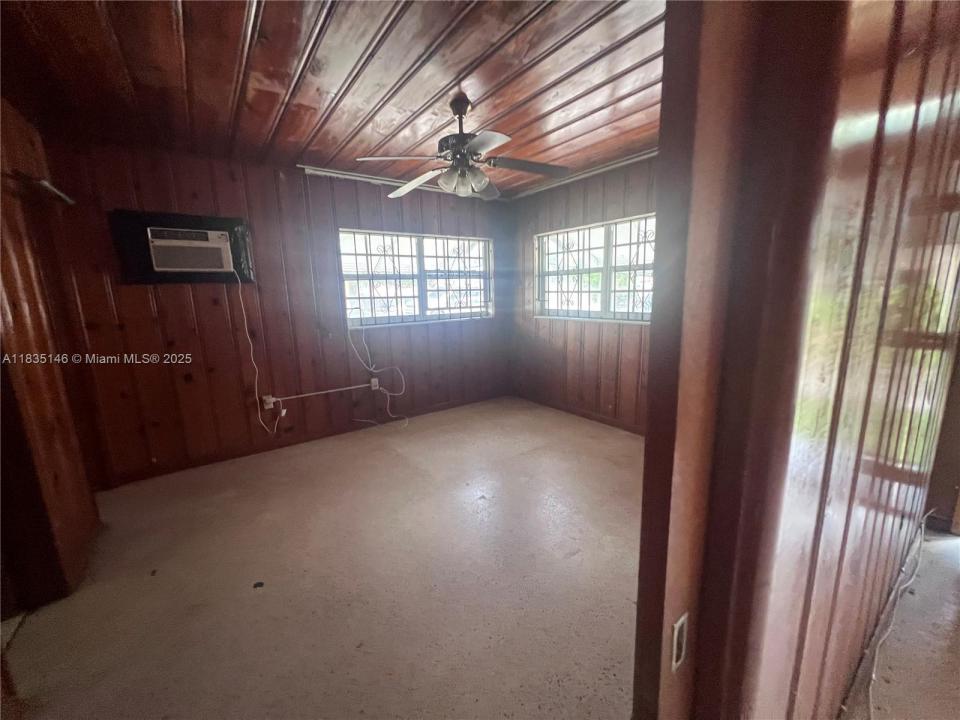 2420 NW 99th Ter, Miami, Floride 33147, États-Unis
