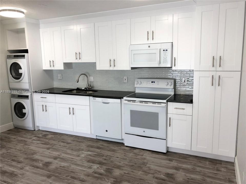 1500 N Congress Ave B2, West Palm Beach, Флорида 33401, Соединенные Штаты