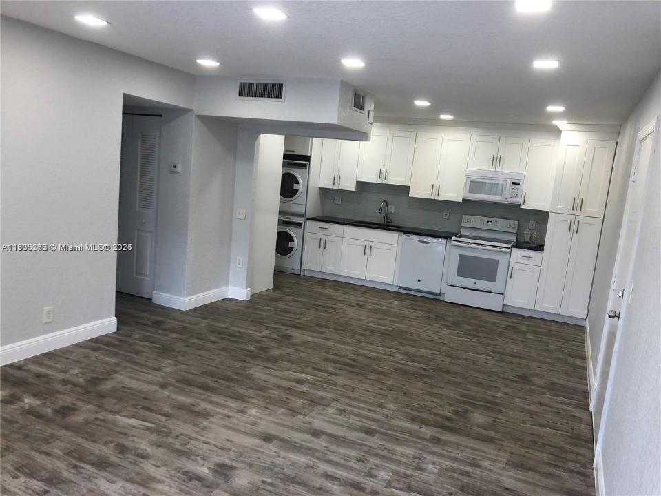 1500 N Congress Ave B2, West Palm Beach, Флорида 33401, Соединенные Штаты