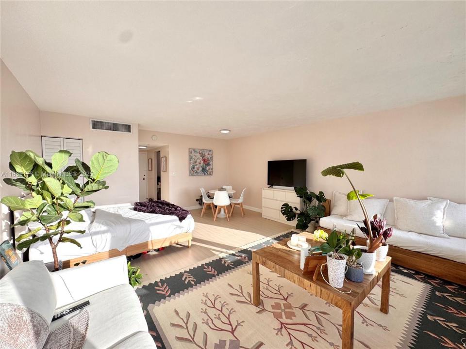 2899 Collins Ave 550, Miami Beach, Floride 33140, États-Unis