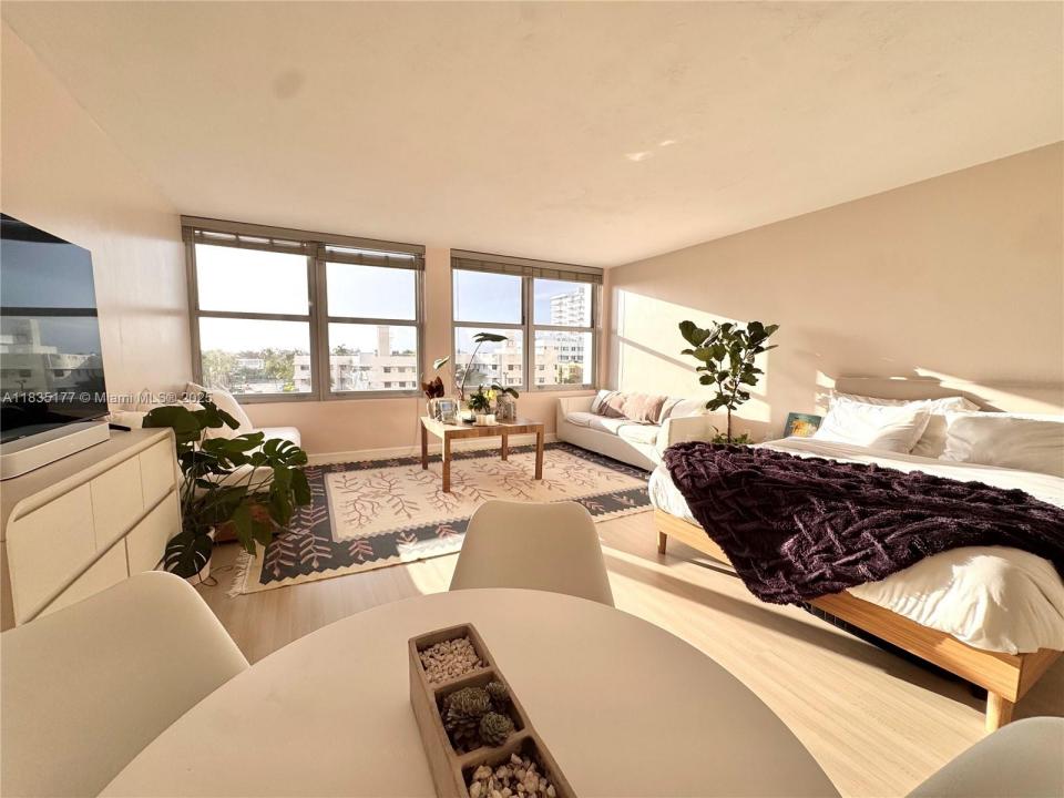 2899 Collins Ave 550, Miami Beach, Floride 33140, États-Unis
