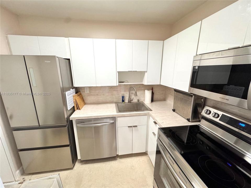 2899 Collins Ave 550, Miami Beach, Floride 33140, États-Unis