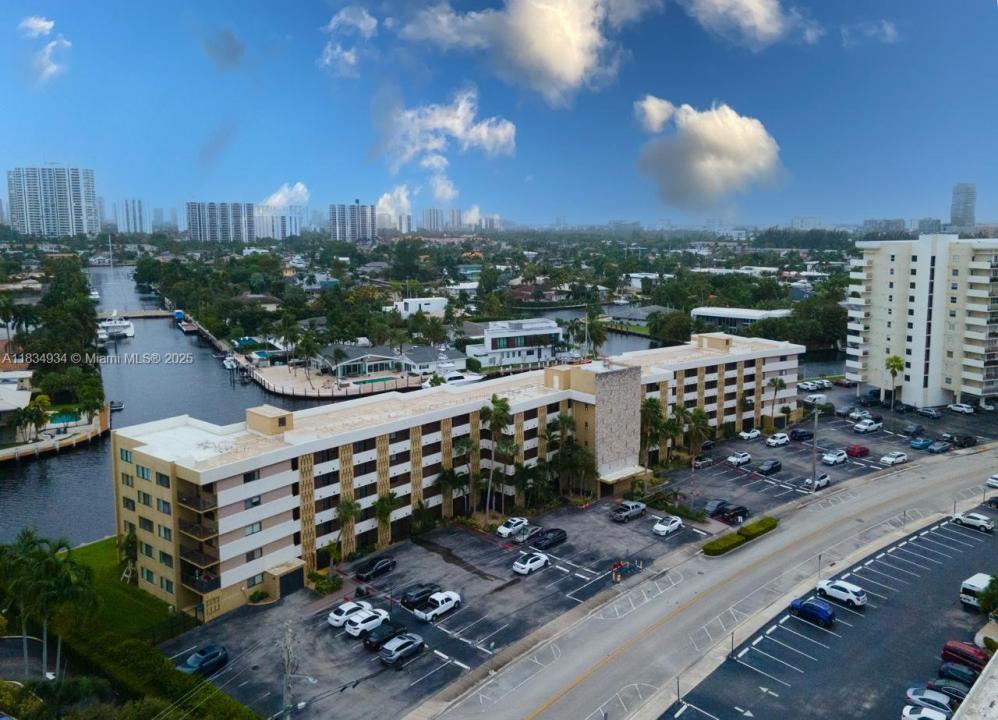 301 Golden Isles Dr 502, Hallandale Beach, Florida 33009, Stati Uniti