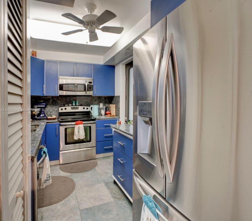 301 Golden Isles Dr 502, Hallandale Beach, Florida 33009, Stati Uniti