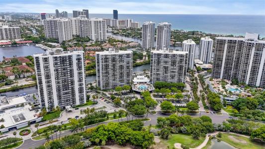 3701 N Country Club Dr 606, Aventura, Florida 33180, USA
