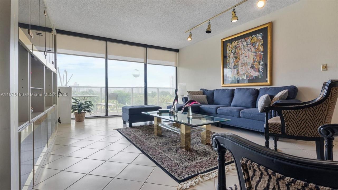 3701 N Country Club Dr 606, Aventura, Florida 33180, USA