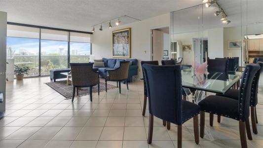 3701 N Country Club Dr 606, Aventura, Florida 33180, USA