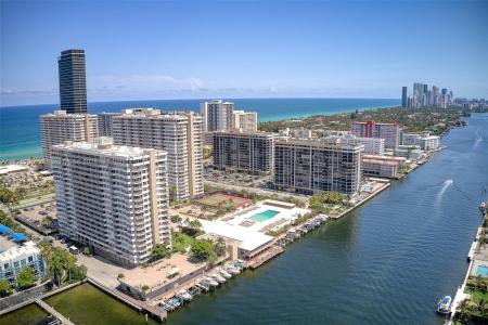1945 S Ocean Dr 901, Hallandale Beach, Florida 33009, USA