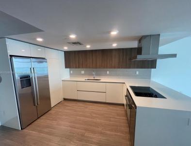 1025 92nd St 602, Bay Harbor Islands, Florida 33154, USA