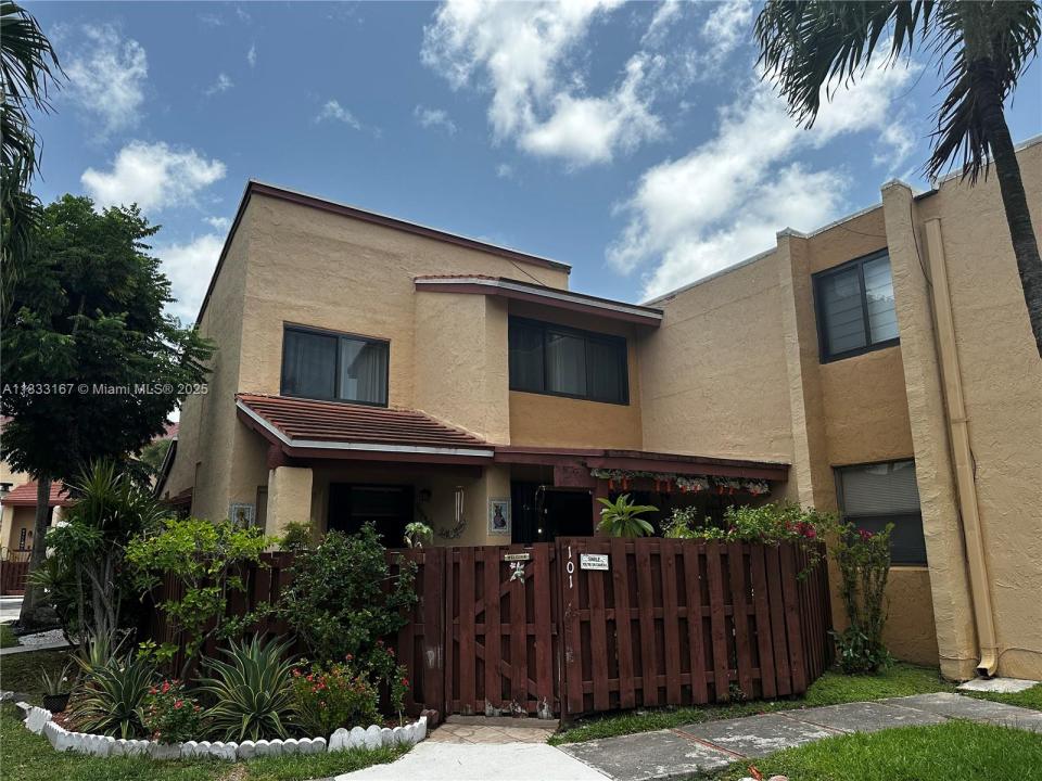311 W Park Dr 101-13, Miami, フロリダ 33172, アメリカ合衆国