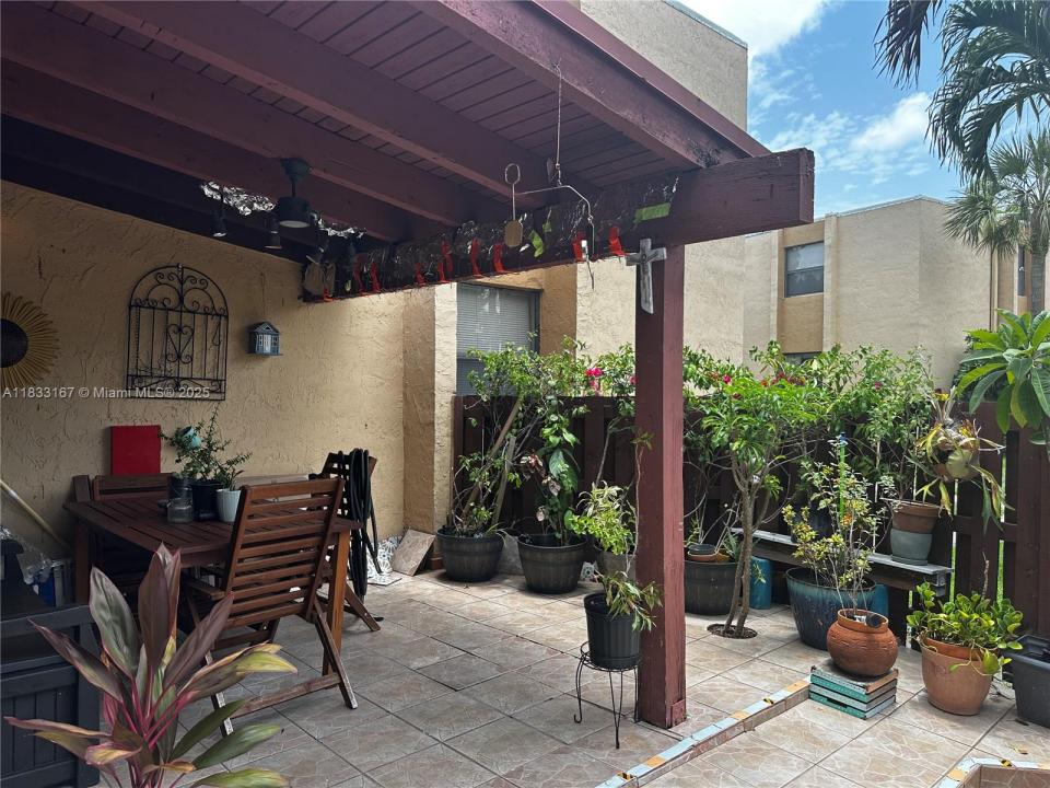 311 W Park Dr 101-13, Miami, フロリダ 33172, アメリカ合衆国
