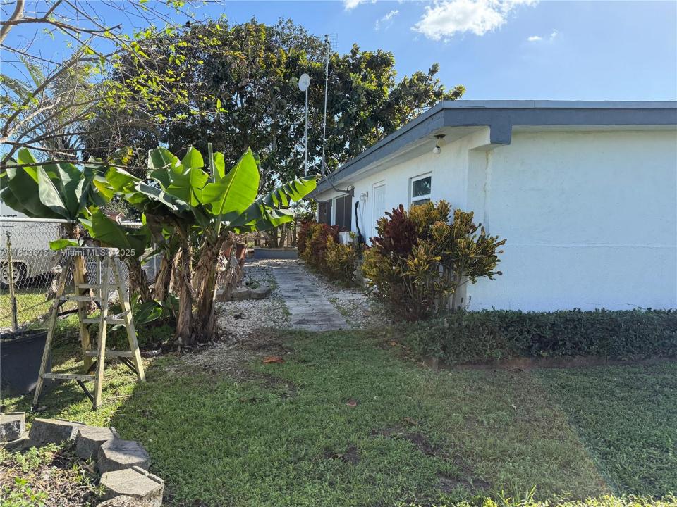 21025 SW 210th Ave, Miami, Floryda 33187, USA