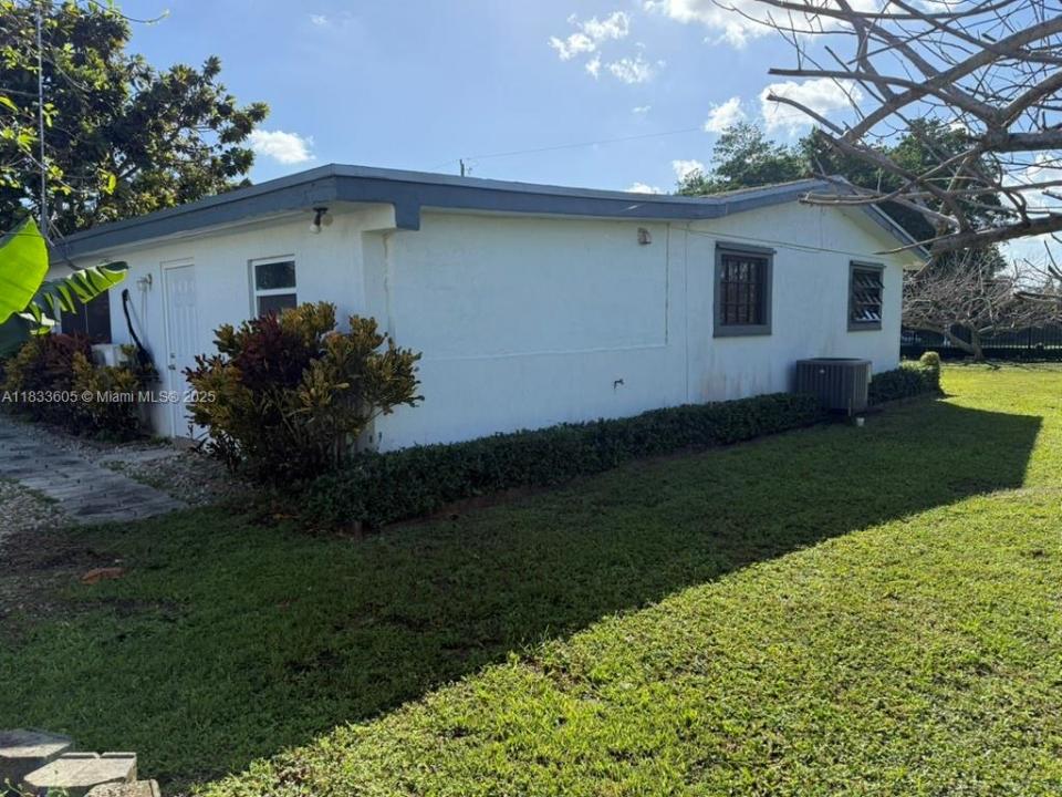 21025 SW 210th Ave, Miami, Floryda 33187, USA
