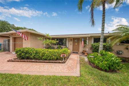 11193 SW 113 TER, Miami, Florida 33176, USA