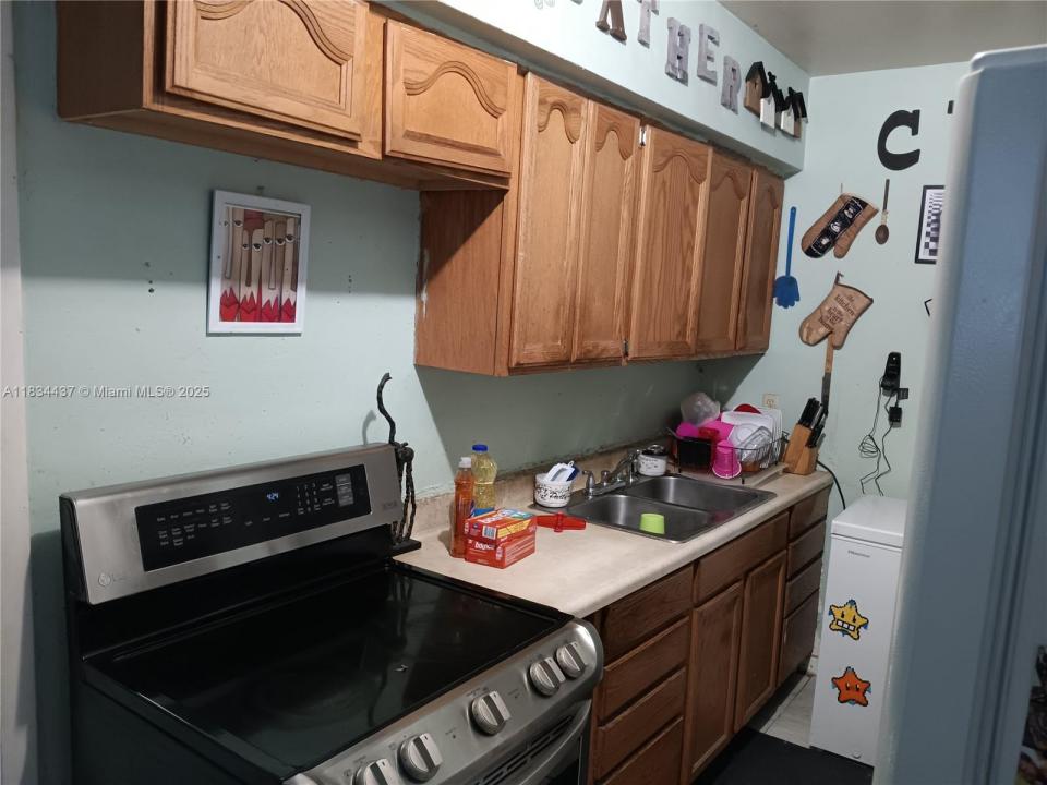 1881 NW 157th St, Miami Gardens, פלורידה 33054, ארצות הברית של אמריקה 