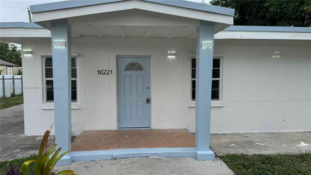 16221 E Bunche Park Dr, Miami Gardens, Florida 33054