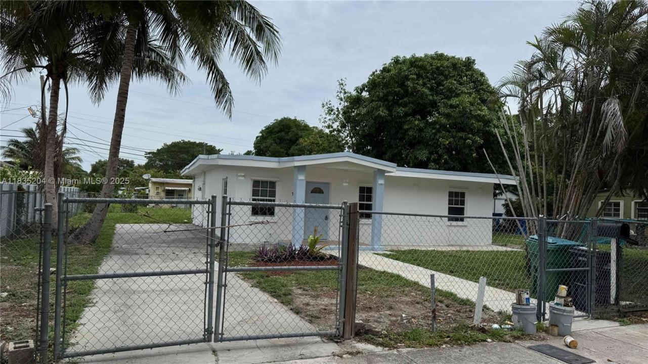 16221 E Bunche Park Dr, Miami Gardens, Florida 33054