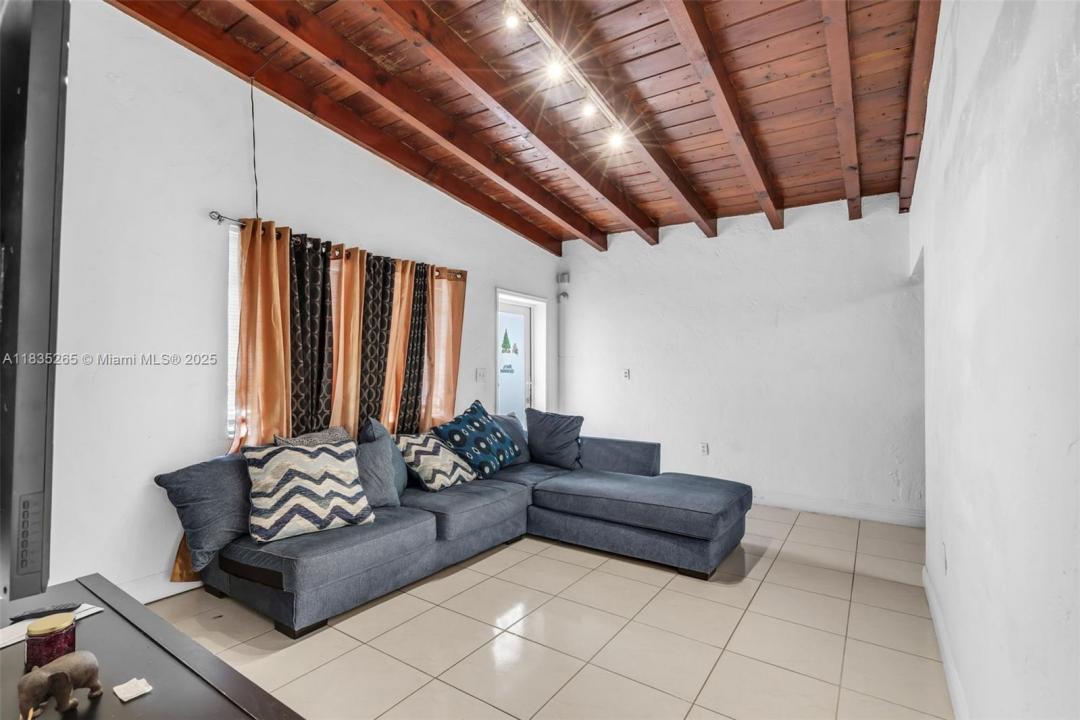 2225 NW 122nd St, Miami, Floride 33167, États-Unis