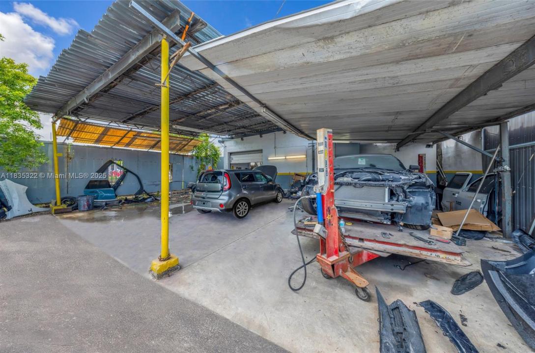 2363 E 11th Ave, Hialeah, فلوريدا 33013, الولايات المتحدة