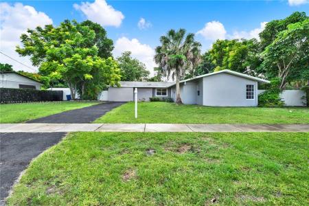 15831 Palmetto Club Dr, Miami, Florida 33157, USA