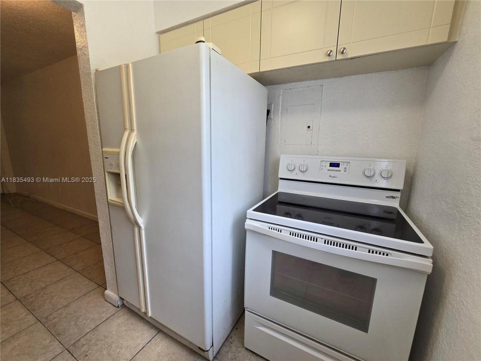 2330 NW 11th St 15, Miami, Florida 33125, HOA KỲ