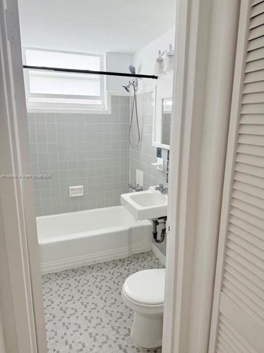 620 76th St 6, Miami Beach, Florida 33141