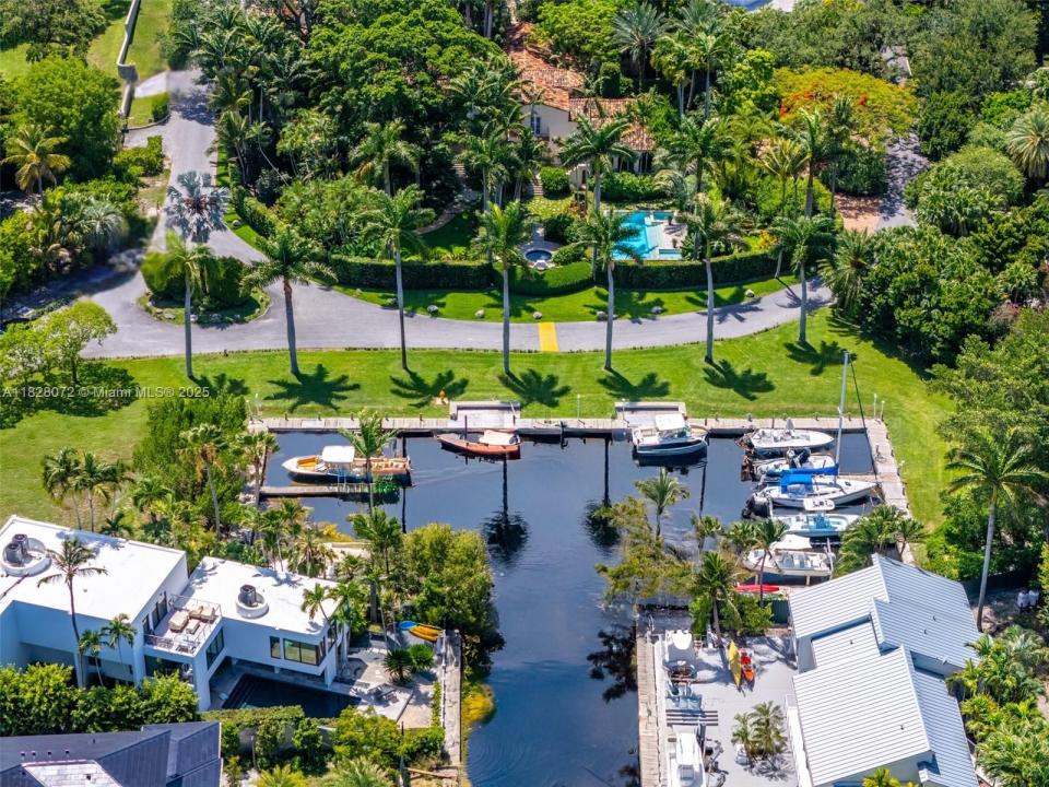3540 N Moorings Way, Miami, Flórida 33133, Estados Unidos