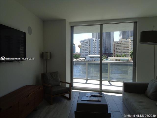 2600 E Hallandale Beach Blvd T301, Hallandale Beach, Floride 33009, États-Unis