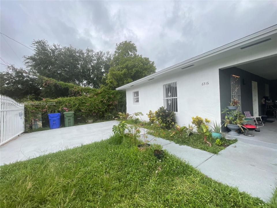 6316 NW 1st Ct, Miami, Floride 33150, États-Unis