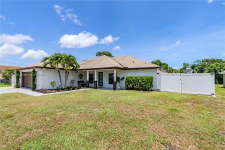 1149 SE Sandia Dr, Port St. Lucie, Florida 34983, USA