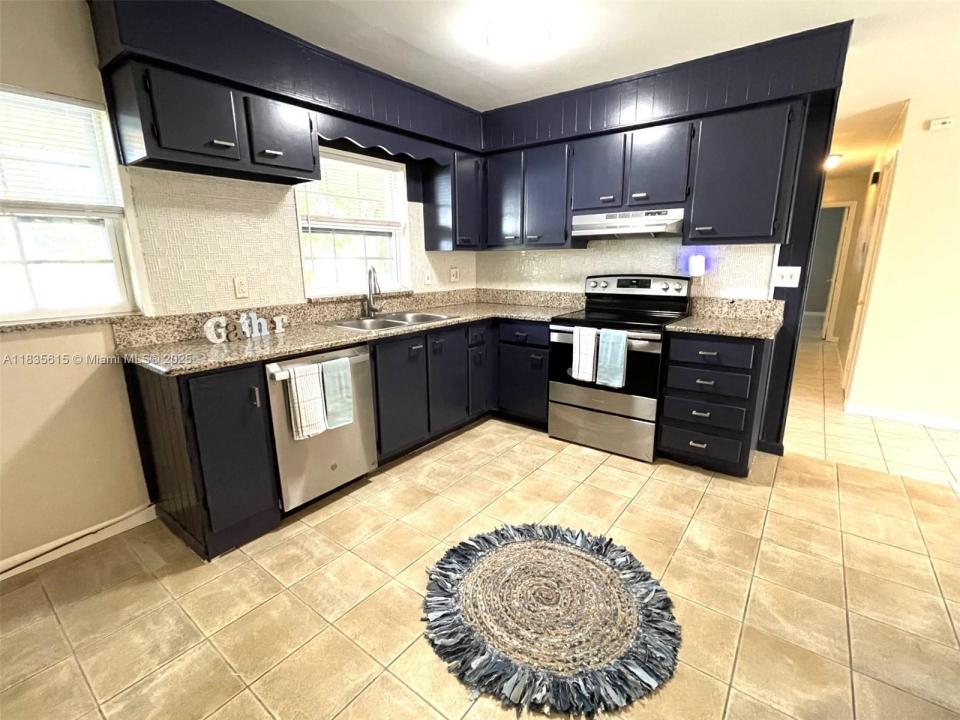 1148 N Singleton Ave, Titusville, Флорида 32796, Соединенные Штаты