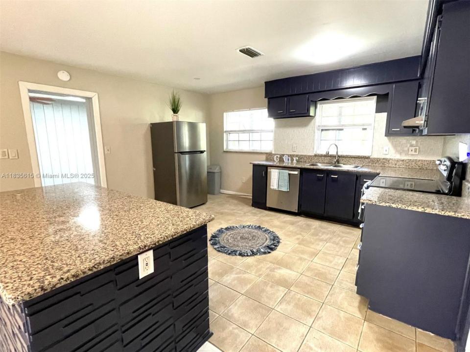 1148 N Singleton Ave, Titusville, Флорида 32796, Соединенные Штаты