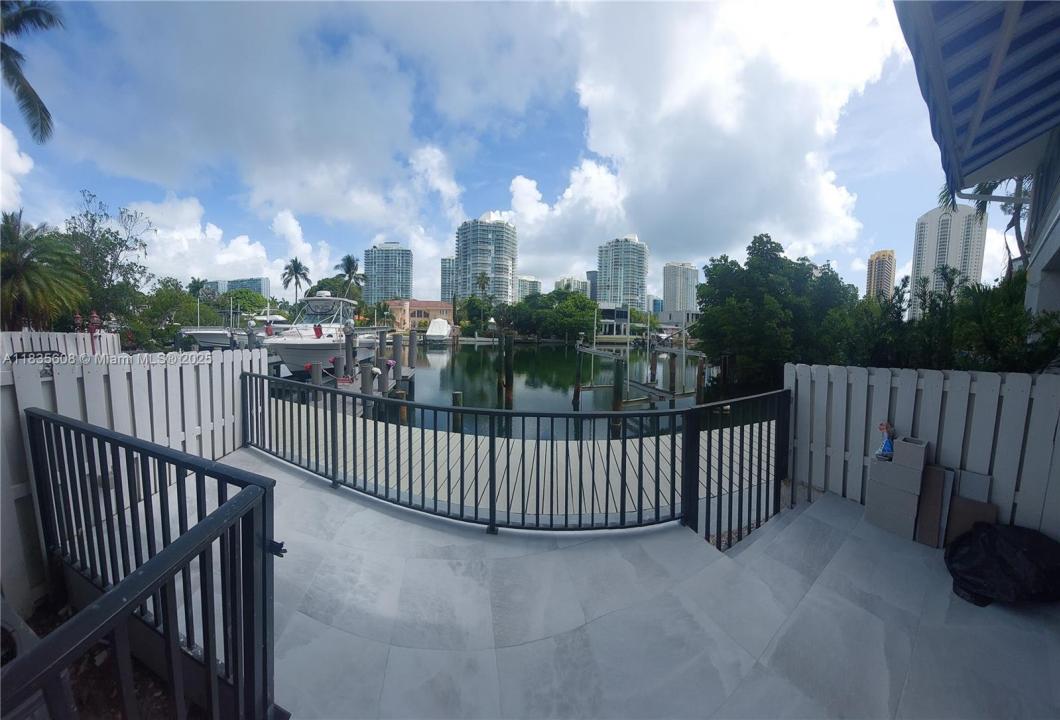 255 Poinciana Dr 605, Sunny Isles Beach, Florida 33160
