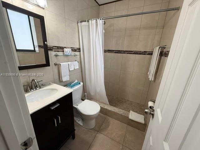 811 NE 10th St 1-5, Hallandale Beach, Florida 33009, USA