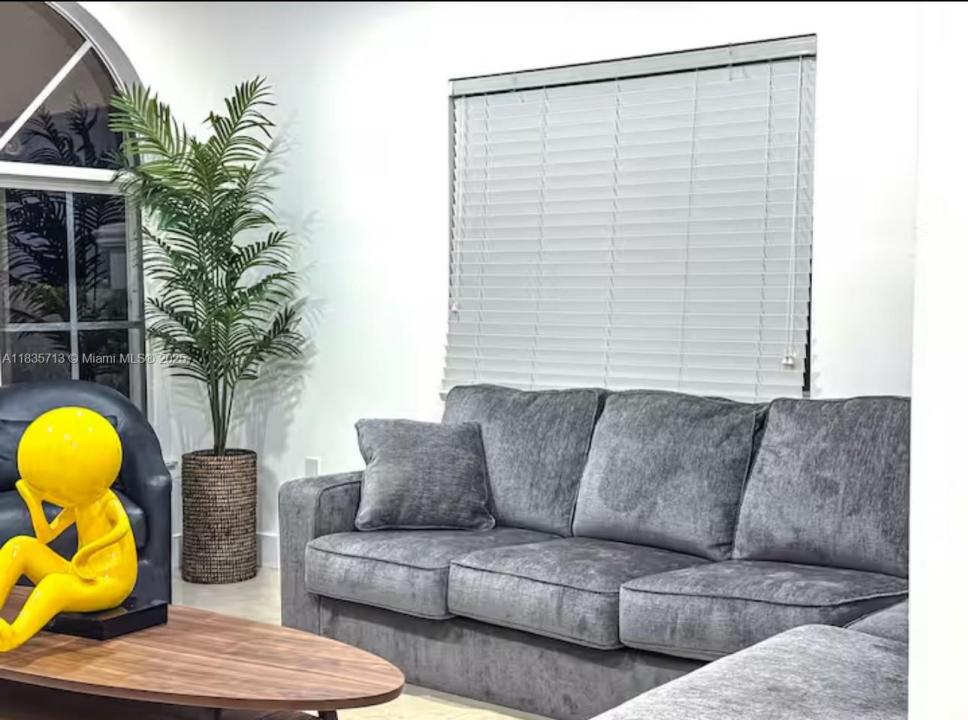 15441 SW 11th Ter, Miami, Florida 33194, Amerika Birleşik Devletleri