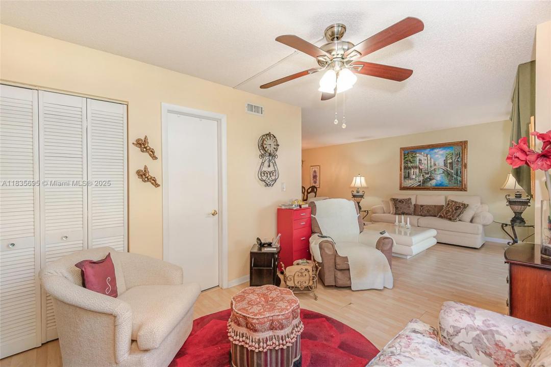 901 Colony Point Cir 107, Pembroke Pines, Florida 33026, Estados Unidos