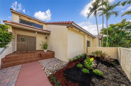 6637 NW 181st Ln, Hialeah, Florida 33015, USA