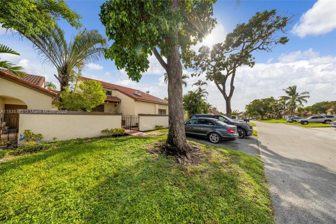 6637 NW 181st Ln, Hialeah, Florida 33015
