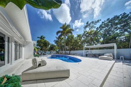 2020 Alamanda Dr 0, North Miami, Florida 33181, USA