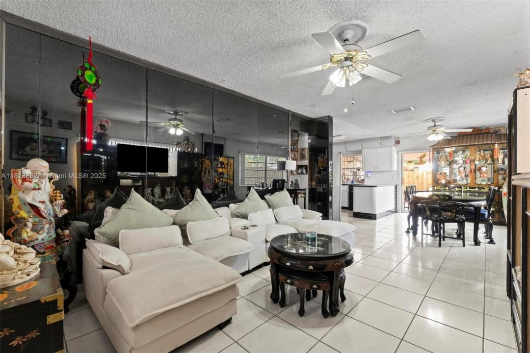 2610 SW 4th St, Miami, Флорида 33135, Соединенные Штаты